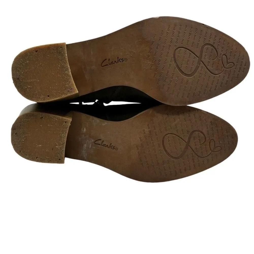 Clarks‎ Breccan Myth Suede Ankle Boots Khaki Olive Size 7.5